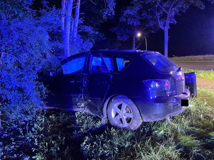 FW-ROW: Verkehrsunfall bei Flucht vor Polizei in Zeven