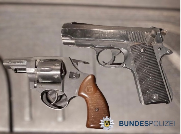 BPOLD-B: Mit Schreckschusswaffen in S-Bahn unterwegs