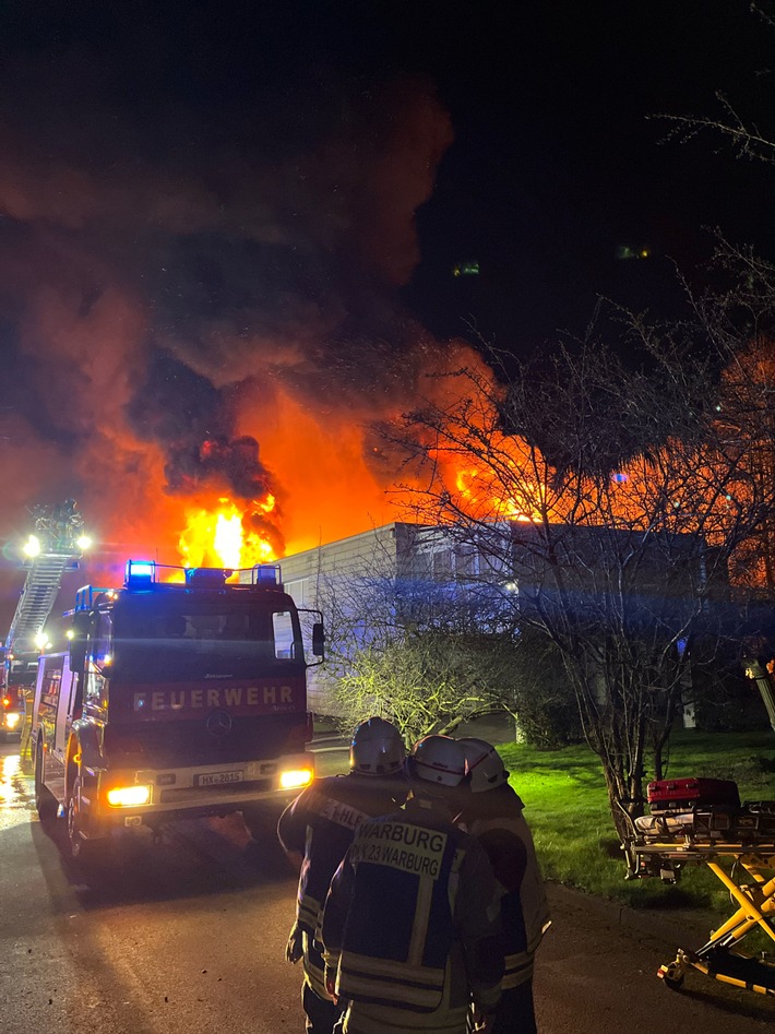 POL-HX: Brand einer Industriehalle