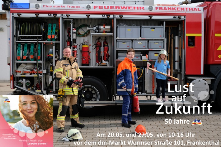 FW Frankenthal: Feuerwehr Frankenthal beteiligt sich an der Aktion - &quot;Lust auf Zukunft&quot; bei dem dm-drogerie markt in Frankenthal