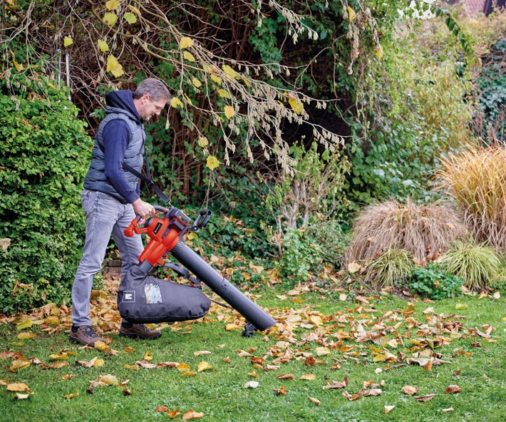 Leaf-free with the new Power X-Change cordless leaf blower/vacuum from Einhell