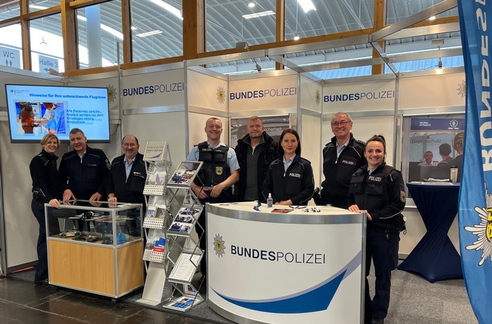 BPOLI MD: Die Bundespolizei auf der Reisemesse "TOURISMA & Caravaning" 2024 in Magdeburg