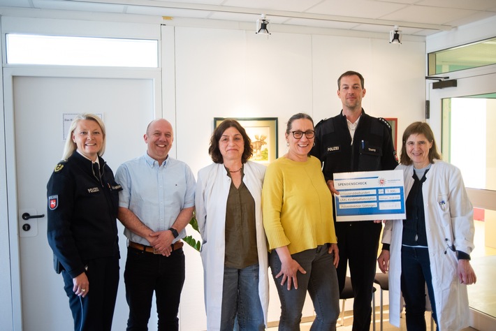 POL-GOE: Polizeidirektion Göttingen spendet 1.300 Euro an das Kinderpalliativzentrum der Klinik für Kinder- und Jugendmedizin der Universitätsmedizin Göttingen (UMG)