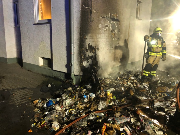 POL-PDWO: Mülltonnenbrand