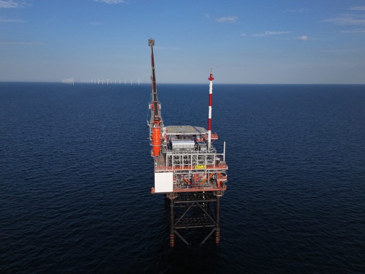 N05-A wird als erste Gasplattform in der Nordsee mit Offshore-Windenergie betrieben