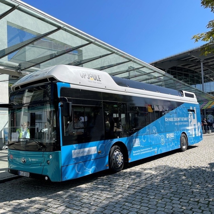 IAA Mobility 2023: GP JOULE und Toyota stellen Brennstoffzellenbus als Shuttle zur Verfügung