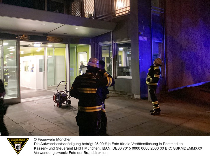 FW-M: Kinderwagen in Brand (Nymphenburg)