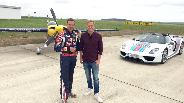 GRIP - Das Motormagazin: "Supersportwagen gegen Rennflugzeug"