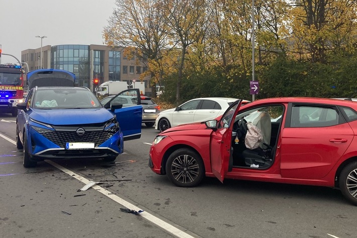 POL-ME: 42-Jährige bei Verkehrsunfall schwer verletzt - 2511039