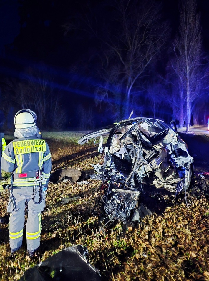 FW-Radolfzell: Schwerer Verkehrsunfall auf der Mettnau
