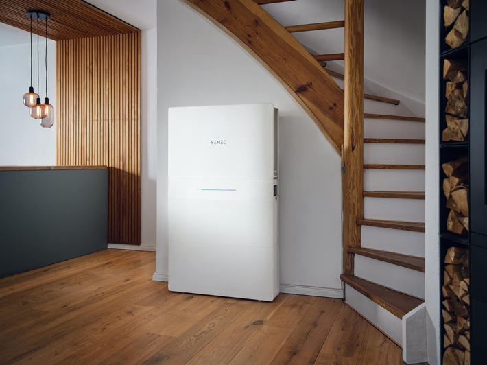 SENEC startet AC-Variante des E4-Speichers / Mehr Flexibilität für die einfache Nachrüstung bestehender PV-Anlagen