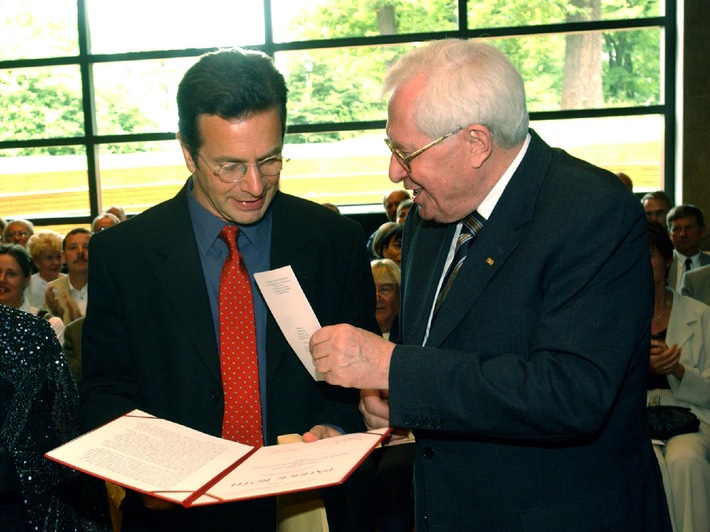 Botschafter zwischen alter und neuer Welt / Literaturpreis der Konrad-Adenauer-Stiftung 2003 an Patrick Roth