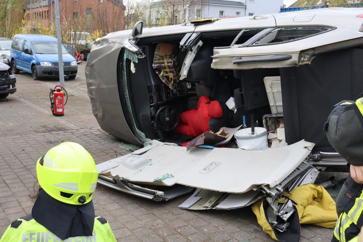 FW Hennef: Lehrgang technische Hilfeleistung erfolgreich beendet