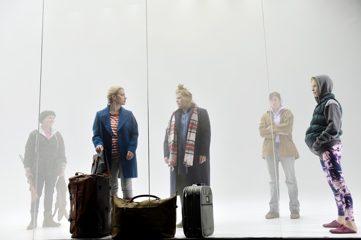 Premiere für "Tragödienmaschine" bei ZDFkultur in Zusammenarbeit mit dem Berliner Ensemble und Simon Stone (FOTO)