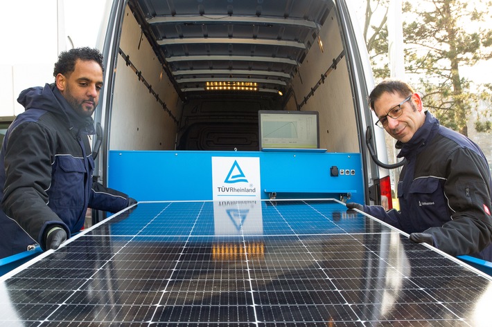 TÜV Rheinland bringt mobiles Prüflabor für Photovoltaikmodule auf den Markt