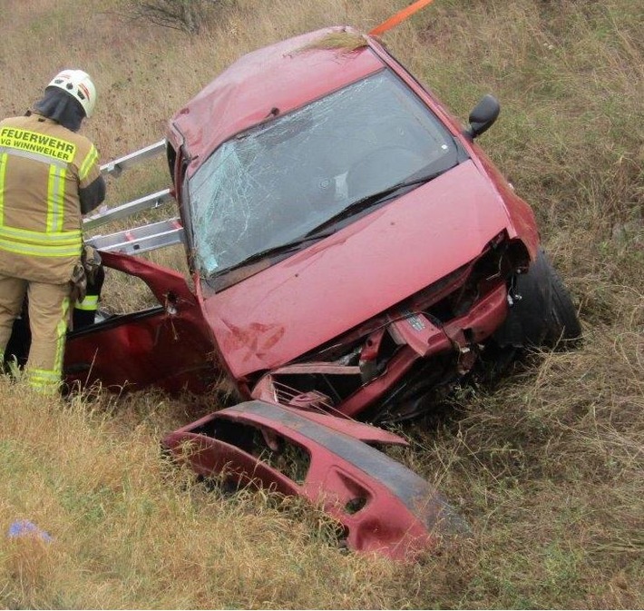 POL-PPWP: Verkehrsunfall mit einer schwerverletzten und einer getöteten Person