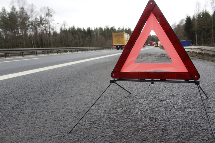 POL-PPTR: Hoher Schaden verursacht und einfach abgehauen!