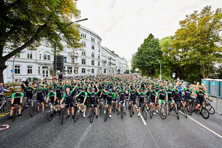 ŠKODA fördert Jubiläum der BEMER Cyclassics als offizieller Hauptsponsor und Fahrzeugpartner