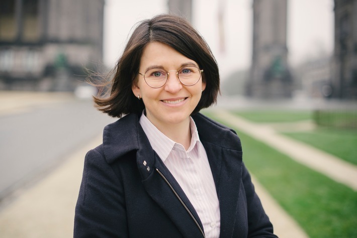 Helen Maguire übernimmt Leitung des Englischen Dienstes der dpa / Weiterer Text über ots und www.presseportal.de/nr/8218 / Die Verwendung dieses Bildes ist für redaktionelle Zwecke unter Beachtung ggf. genannter Nutzungsbedingungen honorarfrei. Veröffentlichung bitte mit Bildrechte-Hinweis.