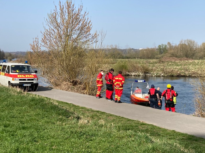 FW-EN: Kanu mit zwei Personen gekentert. Großaufgebot an Rettungskräften im Einsatz