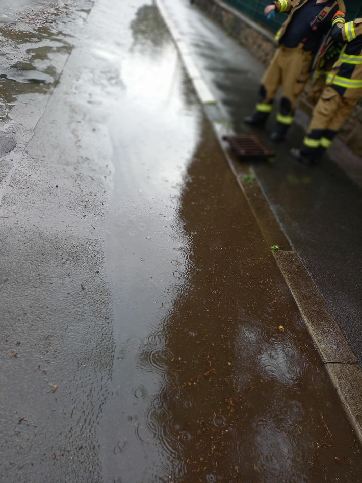 FW-EN: Feuerwehr Herdecke am Wochenende mehrfach im Einsatz - Sieben weitere Einsätze am Samstag und Sonntag