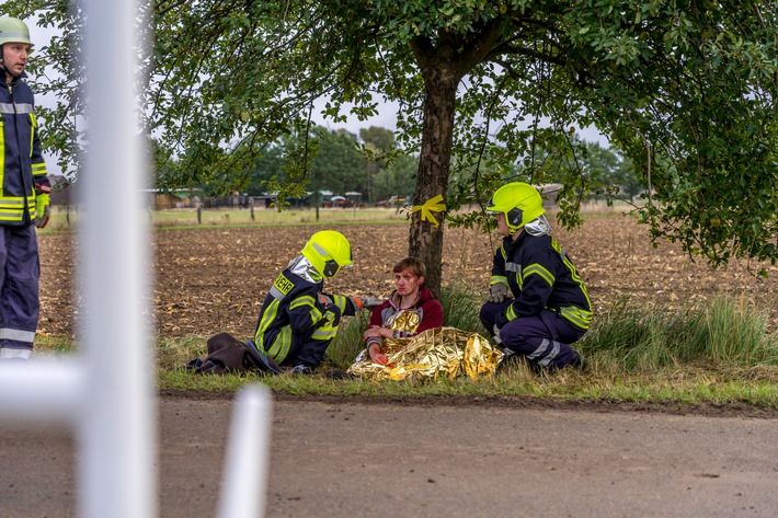 FW Flotwedel: Feuerwehr und Rettungsdienst proben gemeinsam den Ernstfall / Drei Verletzte nach Verkehrsunfall