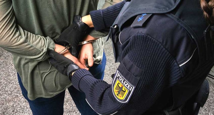 BPOL NRW: Schwarzfahrten bringen 45-Jährigen ins Gefängnis - Bundespolizei vollstreckt Haftbefehl der Staatsanwaltschaft Dortmund