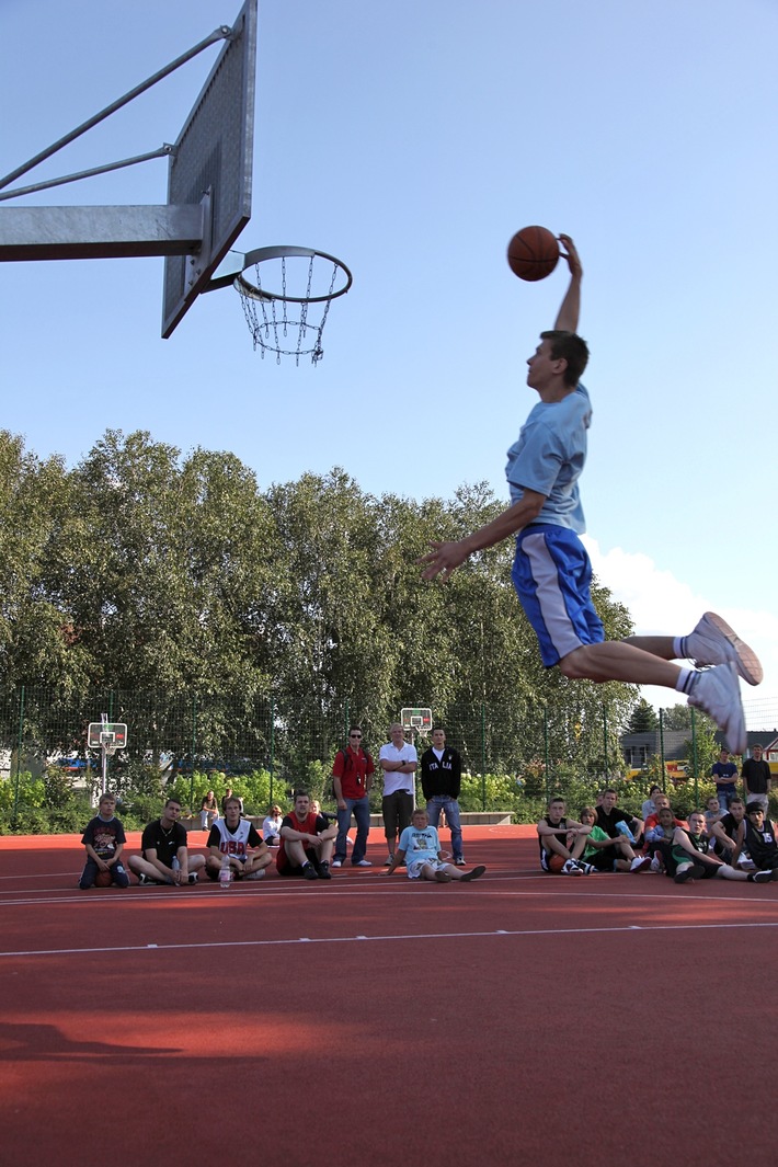 POL-SE: Elmshorn - Nachtrag/Fotos zu Streetball-Turnier in Elmshorn