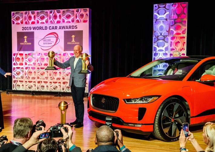 Bild zum Beitrag: Jaguar schwimmt auf elektrischer Erfolgswelle 