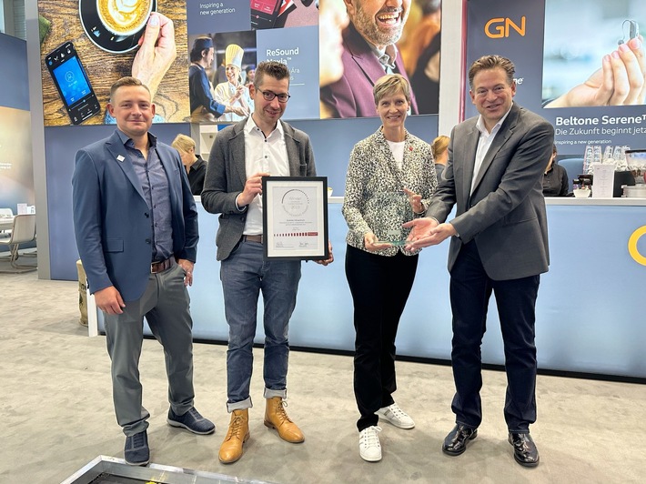 Marketing-Preis für das Gromke Hörzentrum aus Leipzig: Smart Hearing Award „Sonderpreis Cochlea-Implantate” übergeben