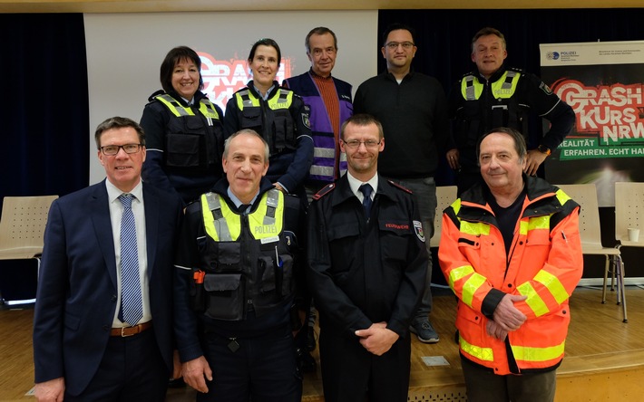 POL-RBK: Rheinisch-Bergischer Kreis - Crash Kurs NRW: Realität erfahren. Echt hart.