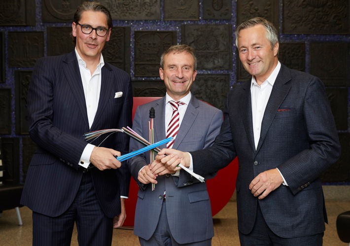 Landeshauptstadt, Vodafone und Deutsche Glasfaser Business treiben Glasfaseranschlüsse für Gewerbegebiete in Düsseldorf voran