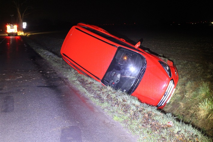 POL-SO: PKW landet im Graben - ein Kind verletzt