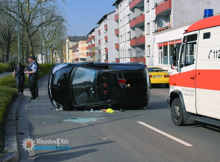 POL-PPWP: Durch Spinne erschrocken - Totalschaden