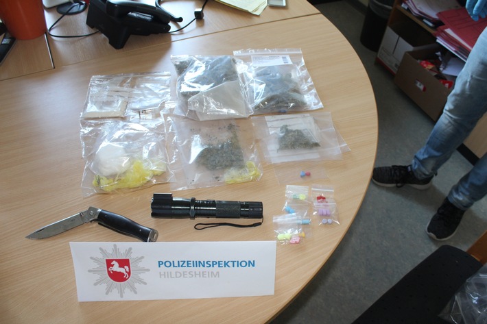 POL-HI: Gemeinsame Pressemeldung der Staatsanwaltschaft und der Polizei Hildesheim -Drogen bei Wohnungsdurchsuchung beschlagnahmt-