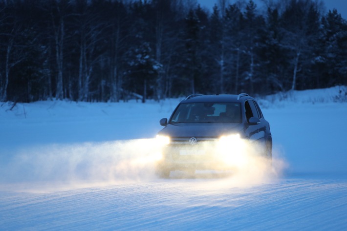 Pericoli sulle strade in inverno: i consigli del TCS