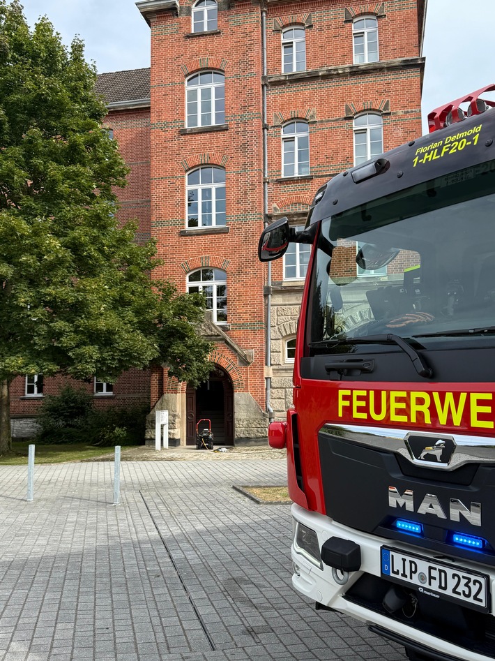 FW-DT: Küchenbrand in der Emilienstraße