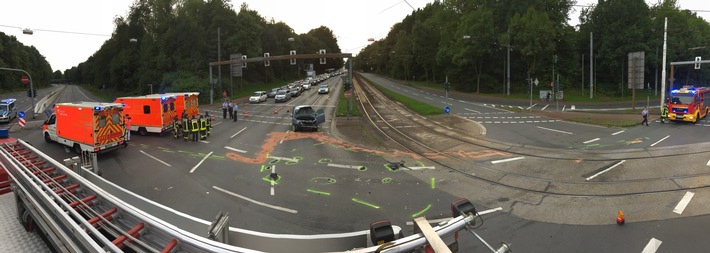 FW-BO: Verkehrsunfall Harpener Hellweg