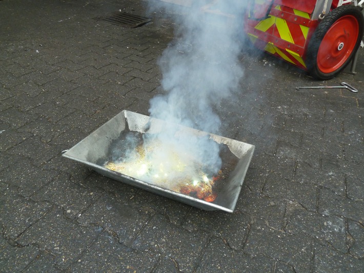 FW-Heiligenhaus: Feuer in einem Metallverarbeitenden Betrieb (Meldung 21/2019)