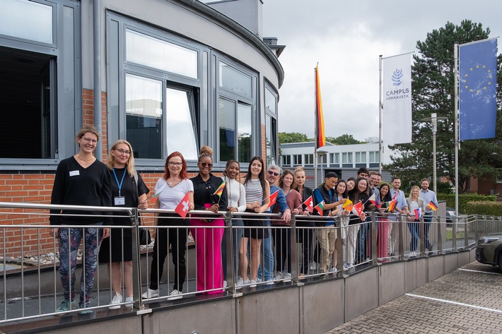 International Summer Academy: Fachkräfte aus aller Welt bilden sich am Campus Hörakustik fort