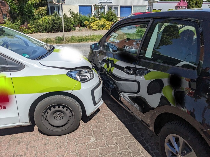POL-STD: Vorfahrt missachtet - zwei Personen bei Unfall in Buxtehude verletzt