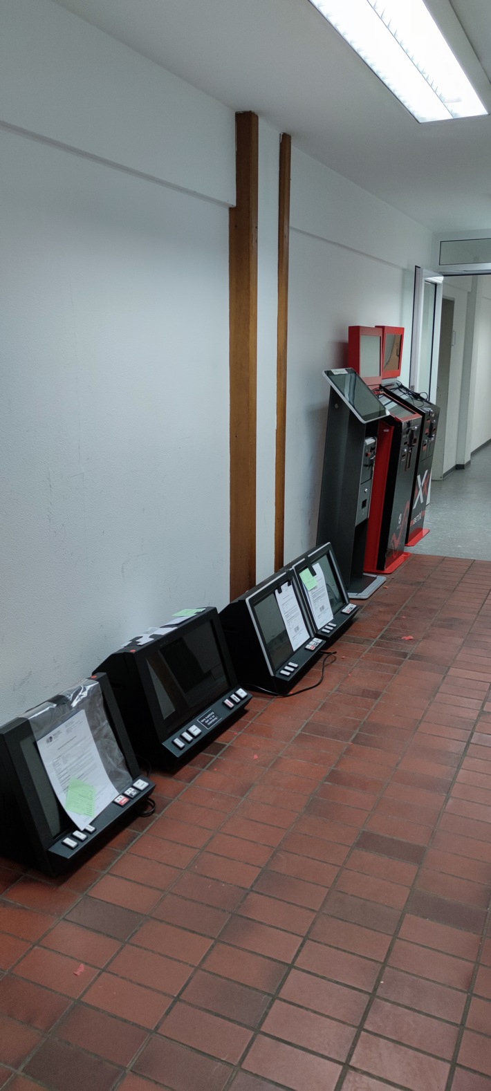 POL-DO: Bekämpfung der kriminellen Strukturen in der Nordstadt - Polizei und Stadt stellen zehn Glücksspielautomaten sicher