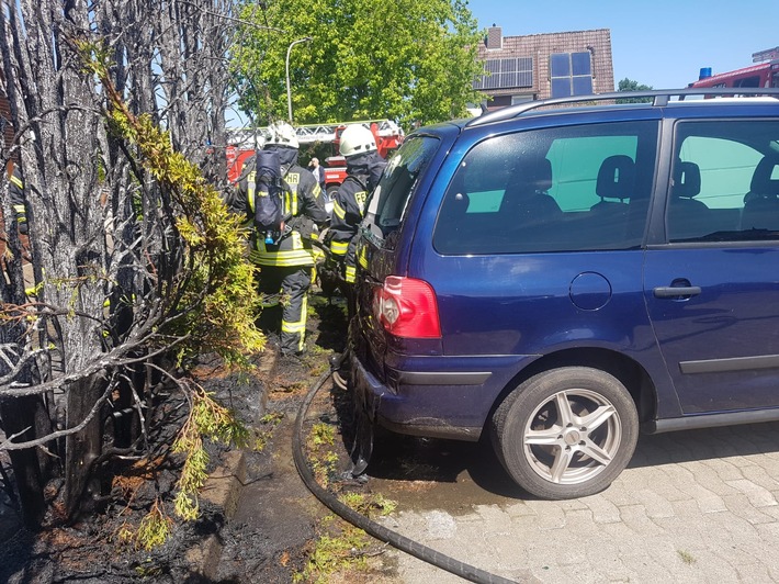 POL-STD: Pfingstmarkt in Neukloster, Beim Unkrautabbrennen Hecke in Brand gesetzt, Wohnmobil an der B73 ausgebrannt, Brandstiftung in Buxtehude, Einbrecher in Horneburger Wohnhaus