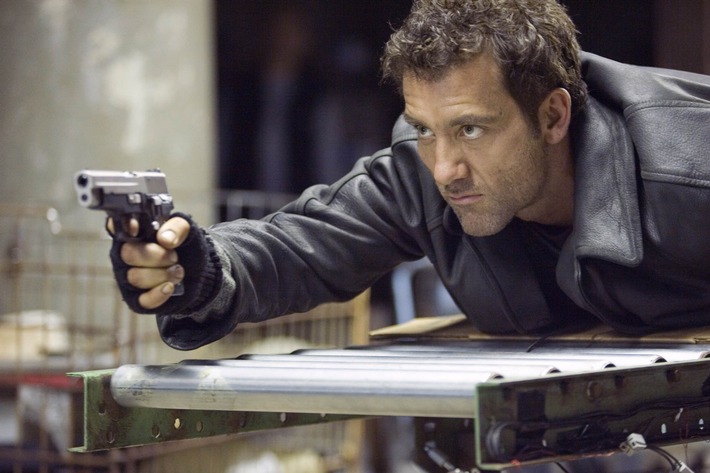 Vollgeschossene Windeln: Clive Owen in "Shoot 