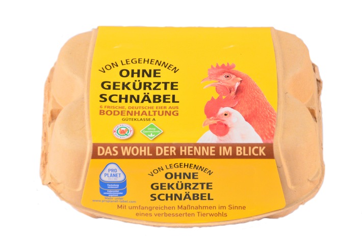 Frohe Ostern auch für Hühner: Eier von Hennen mit ungekürzten Schnäbeln bei PENNY / Erster Discounter mit bundesweitem Angebot an Eiern von unversehrten Legehennen