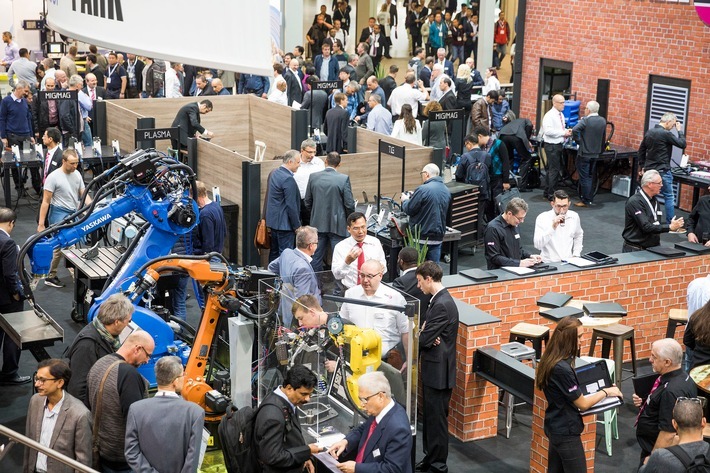 Alle vier Jahre demonstriert die internationale Fachwelt des Fügens, Trennens und Beschichtens ihre Innovationskraft - und die Weltleitmesse SCHWEISSEN & SCHNEIDEN ist dafür das Forum. / Weiterer Text über ots und www.presseportal.de/nr/50637 / Die Verwendung dieses Bildes für redaktionelle Zwecke ist unter Beachtung aller mitgeteilten Nutzungsbedingungen zulässig und dann auch honorarfrei. Veröffentlichung ausschließlich mit Bildrechte-Hinweis.