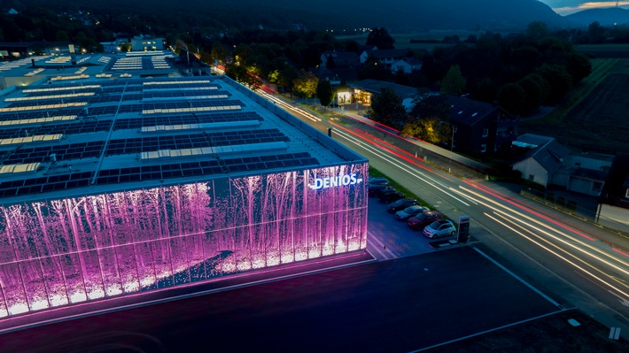Innovationsstandort mit Weitblick: Vom Hauptsitz in Bad Oeynhausen aus treibt DENIOS den globalen Fortschritt in Sachen Gefahrstofflagerung und Arbeitssicherheit voran / Weiterer Text über ots und www.presseportal.de/nr/175401 / Die Verwendung dieses Bildes für redaktionelle Zwecke ist unter Beachtung aller mitgeteilten Nutzungsbedingungen zulässig und dann auch honorarfrei. Veröffentlichung ausschließlich mit Bildrechte-Hinweis. Innovationsstandort mit Weitblick: Vom Hauptsitz in Bad Oeynhausen aus treibt DENIOS den globalen Fortschritt in Sachen Gefahrstofflagerung und Arbeitssicherheit voran / Weiterer Text über ots und www.presseportal.de/nr/175401 / Die Verwendung dieses Bildes für redaktionelle Zwecke ist unter Beachtung aller mitgeteilten Nutzungsbedingungen zulässig und dann auch honorarfrei. Veröffentlichung ausschließlich mit Bildrechte-Hinweis.