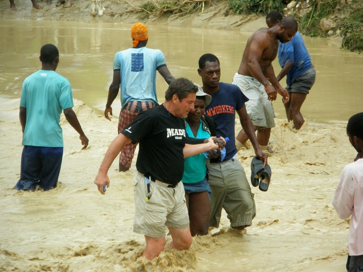 Tropensturm Isaac bedroht Hispaniola (BILD)