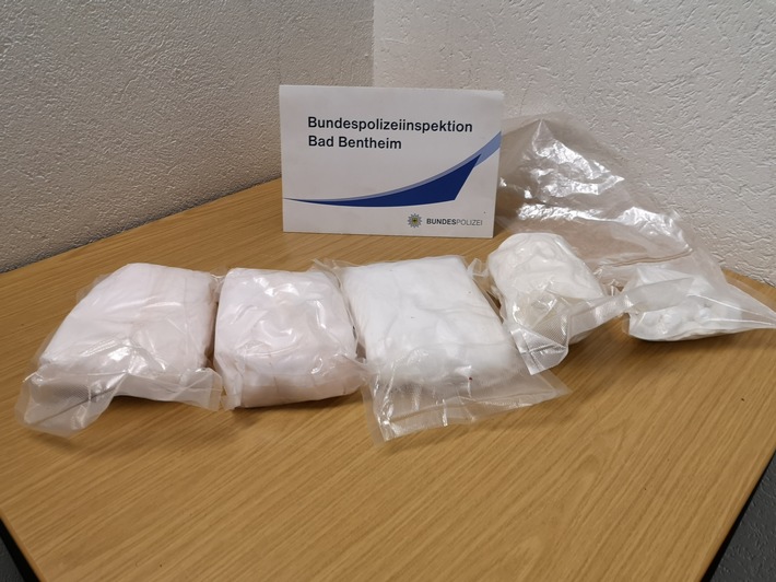BPOL-BadBentheim: &quot;Franz-Ludwig&quot; erschnüffelt Drogen im Wert von rund 58.000 Euro