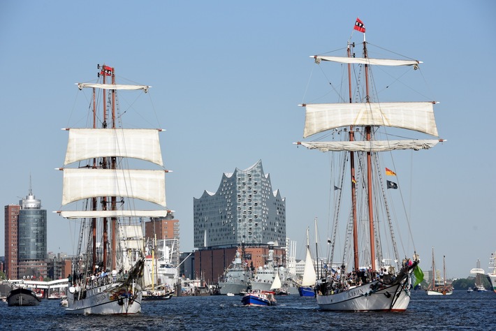 Hafengeburtstag Hamburg vom 10. bis zum 12. Mai / Top-Programm mit Windjammerparaden, Schlepperballett und 300 schwimmenden Gästen